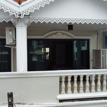 Highwood Mansion Bed and Breakfast Pattaya Εξωτερικό φωτογραφία